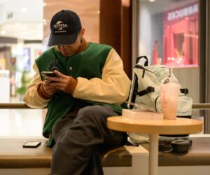 Photo Smartphone with AI assistant