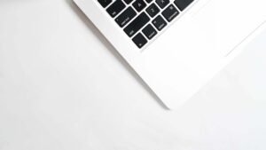 Photo email management applications