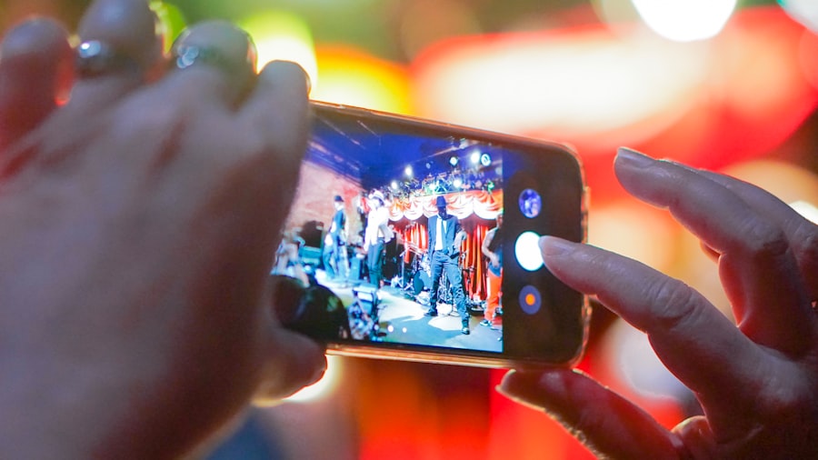Photo Smartphone and live streaming industry