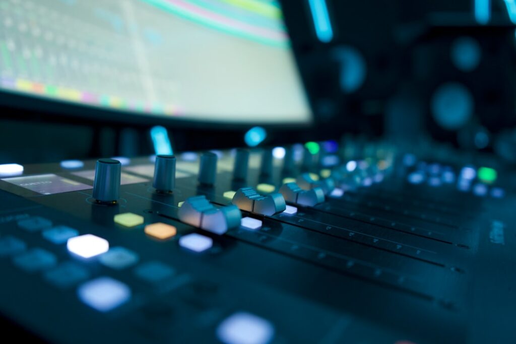 Photo Internet and Audio Content Industry