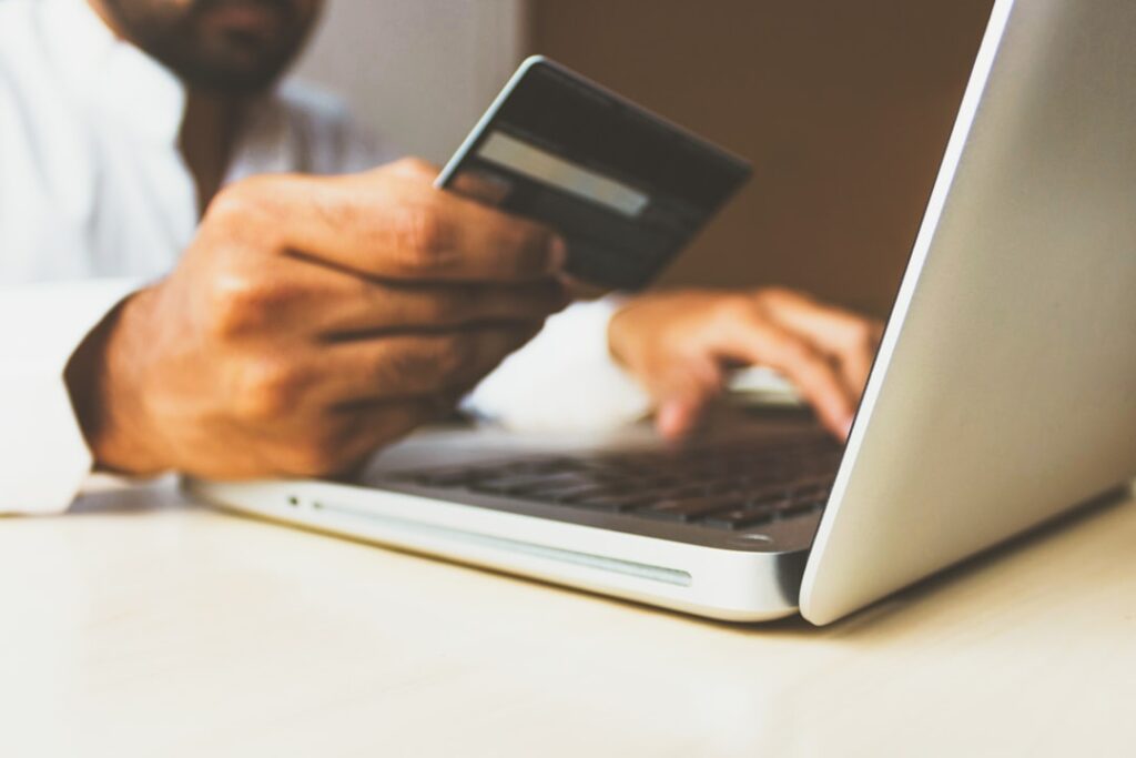 Photo electronic payment platforms