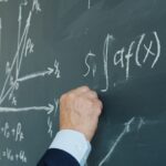 Photo Solving complex mathematical equations step by step through artificial intelligence