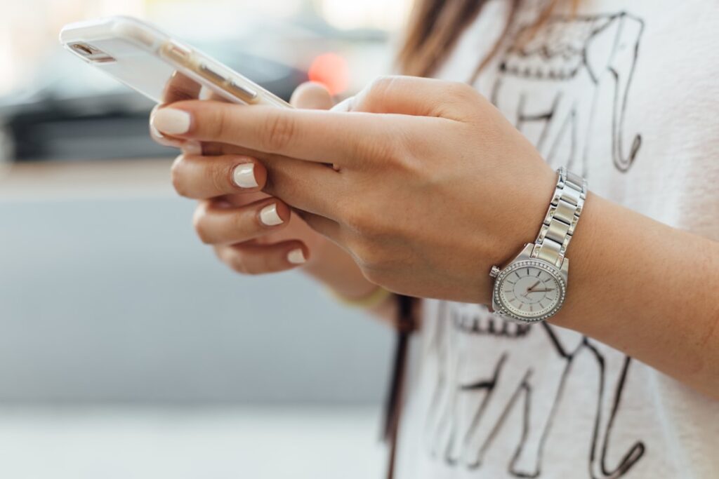 Photo reduce phone usage