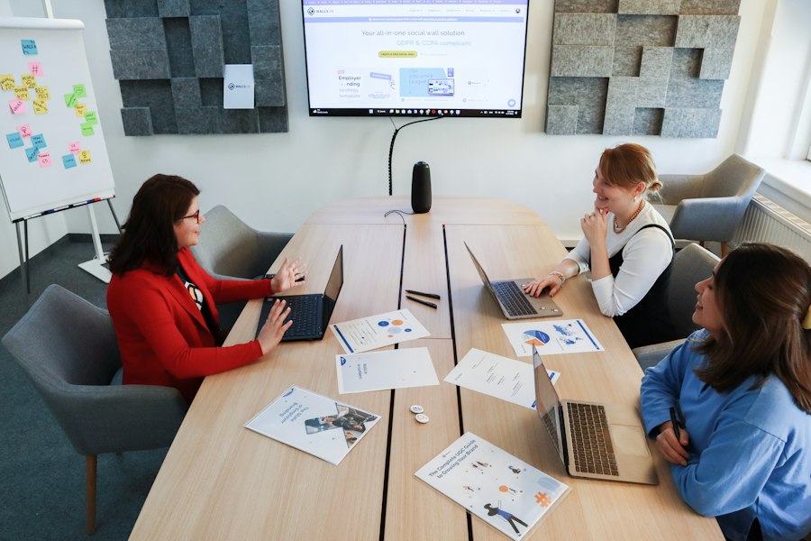 Photo virtual meeting data protection tips