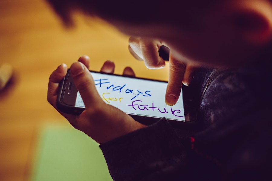 Photo addiction impact recommendation algorithms adolescent psychology