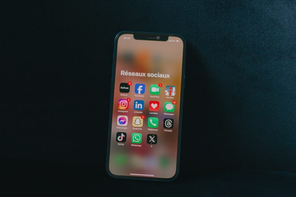 Photo minimalist smartphone apps reduction