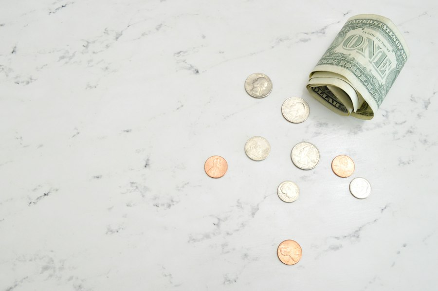 Photo emergency fund savings plan six months expenses