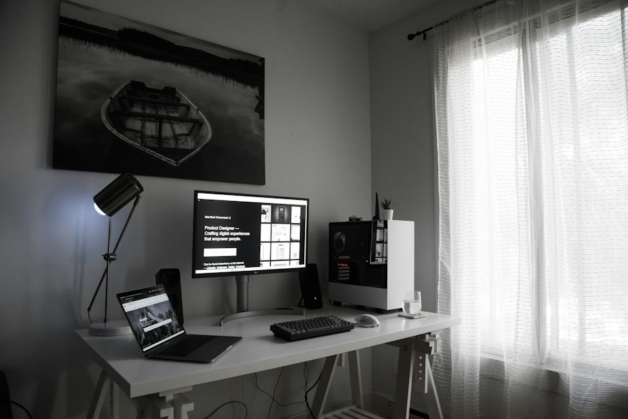 dark colors minimalist office productivity