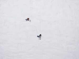 Photo debt snowball vs avalanche strategy comparison